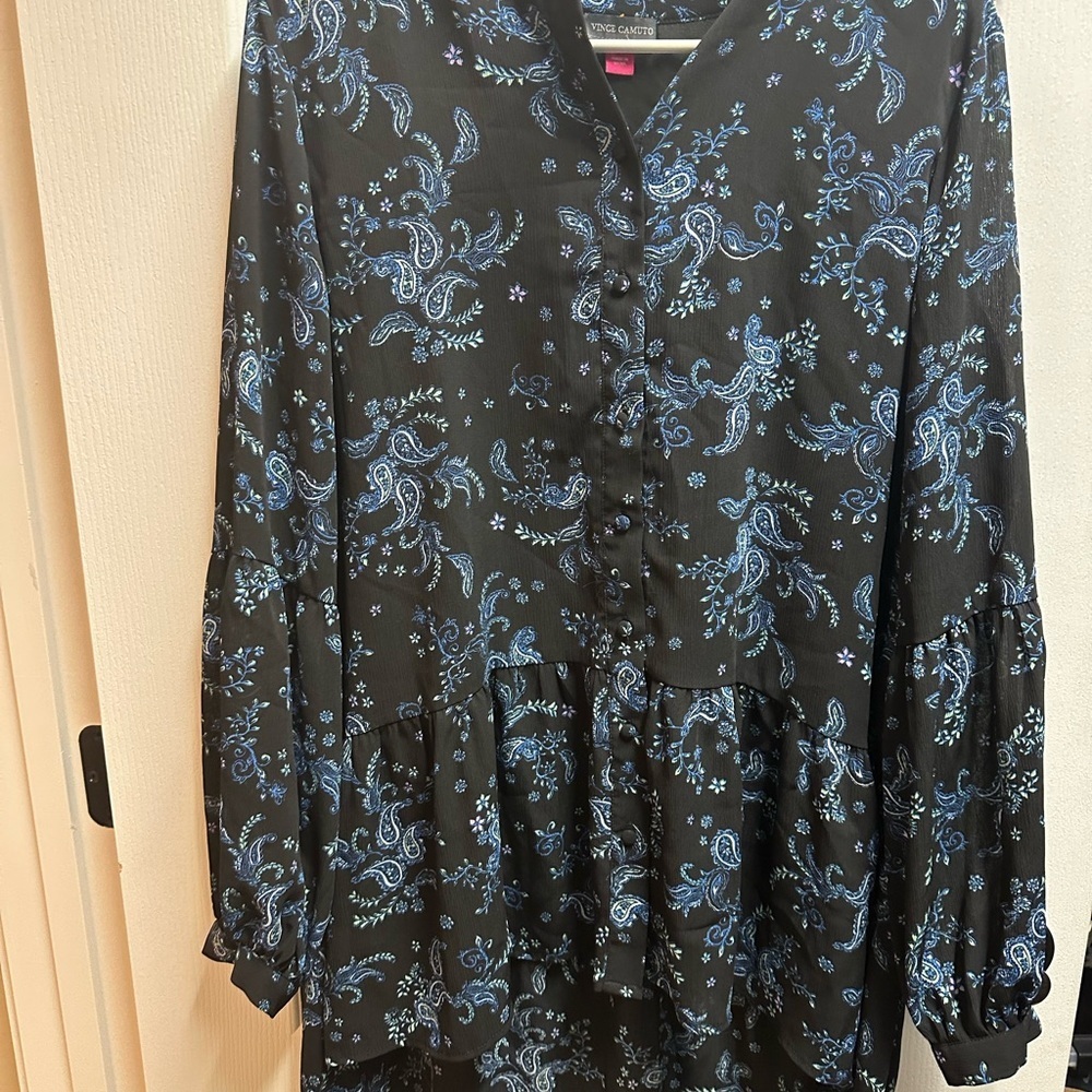 Vince Camuto Women's Black and Blue Paisley Top camisol size L/ NWOT# 567